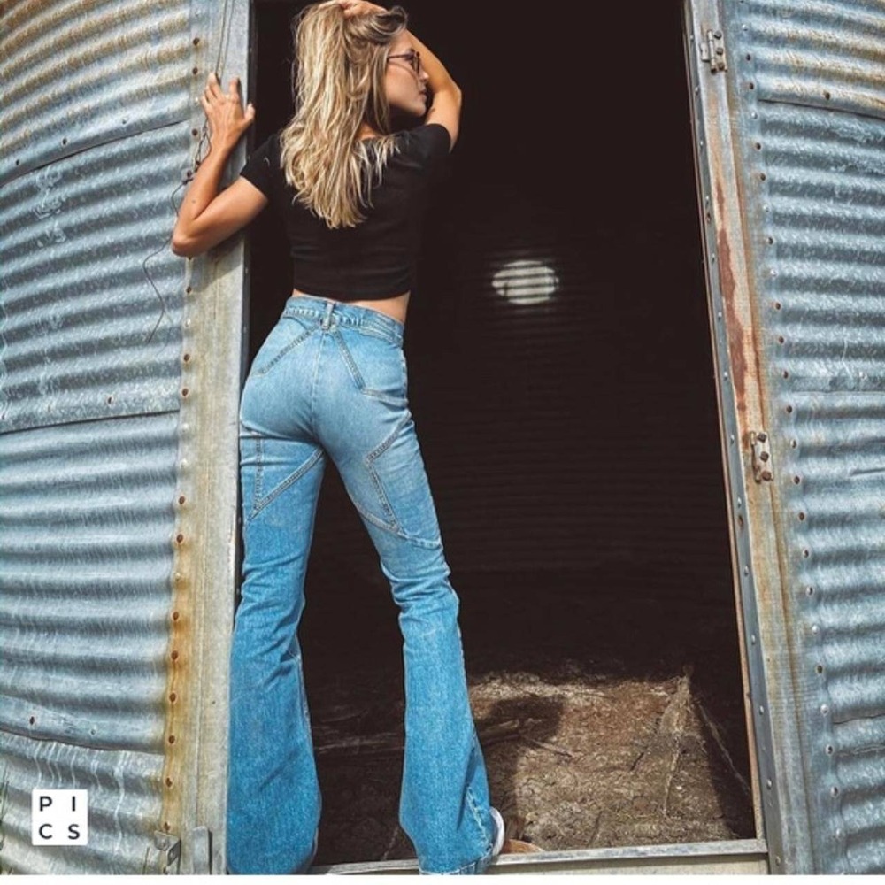 Revice Denim Venus Star Flare Jeans Womens 26 Blue High Rise Star Back Seam